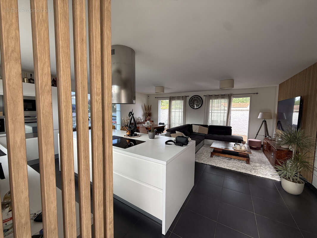 Maison contemporaine de plain-pied   Prestations de qualité   4 chambres - photo 2