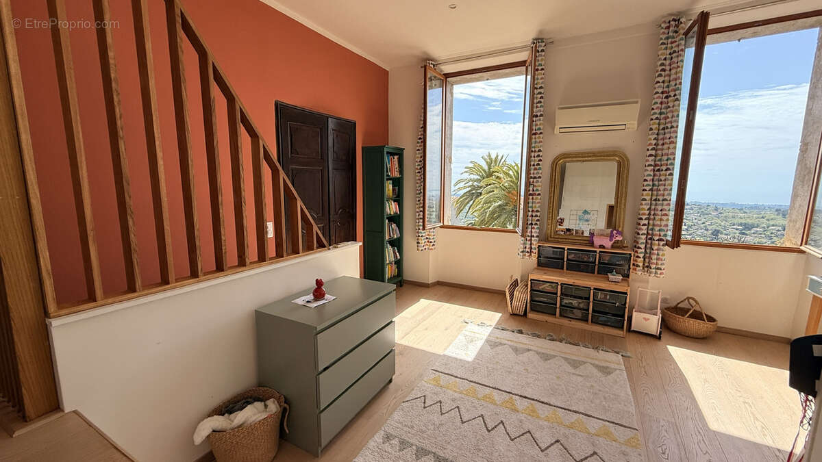 Magnifique à vendre T3 dans Maison de village terrasse, vue mer, garage - photo 17