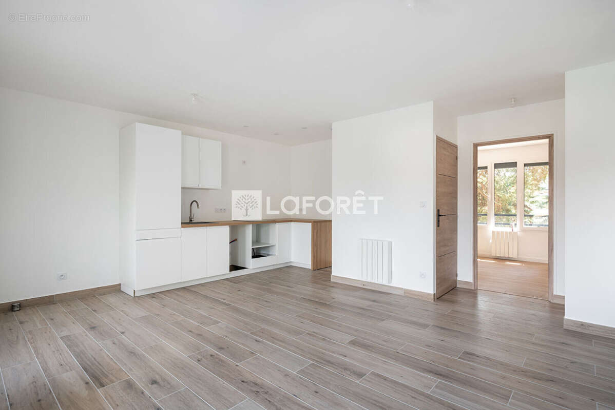 Appartement à SAINT-GENIS-LAVAL