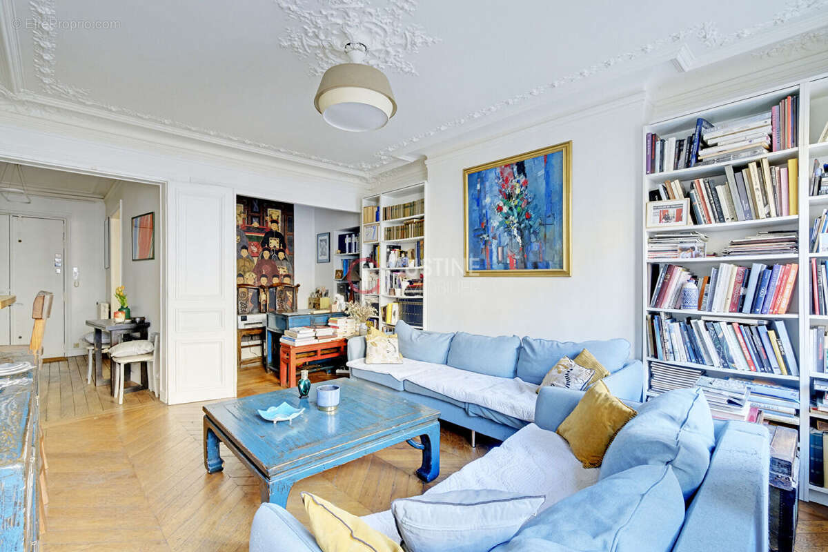 Appartement à PARIS-18E