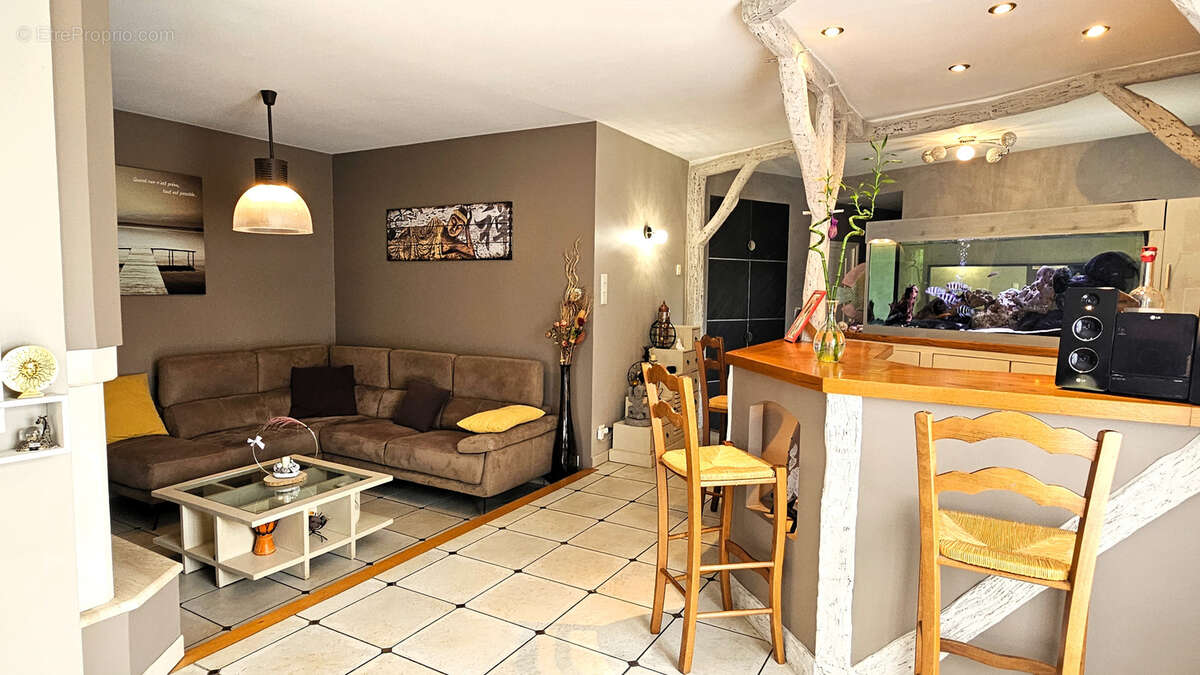 Maison à VIC-FEZENSAC