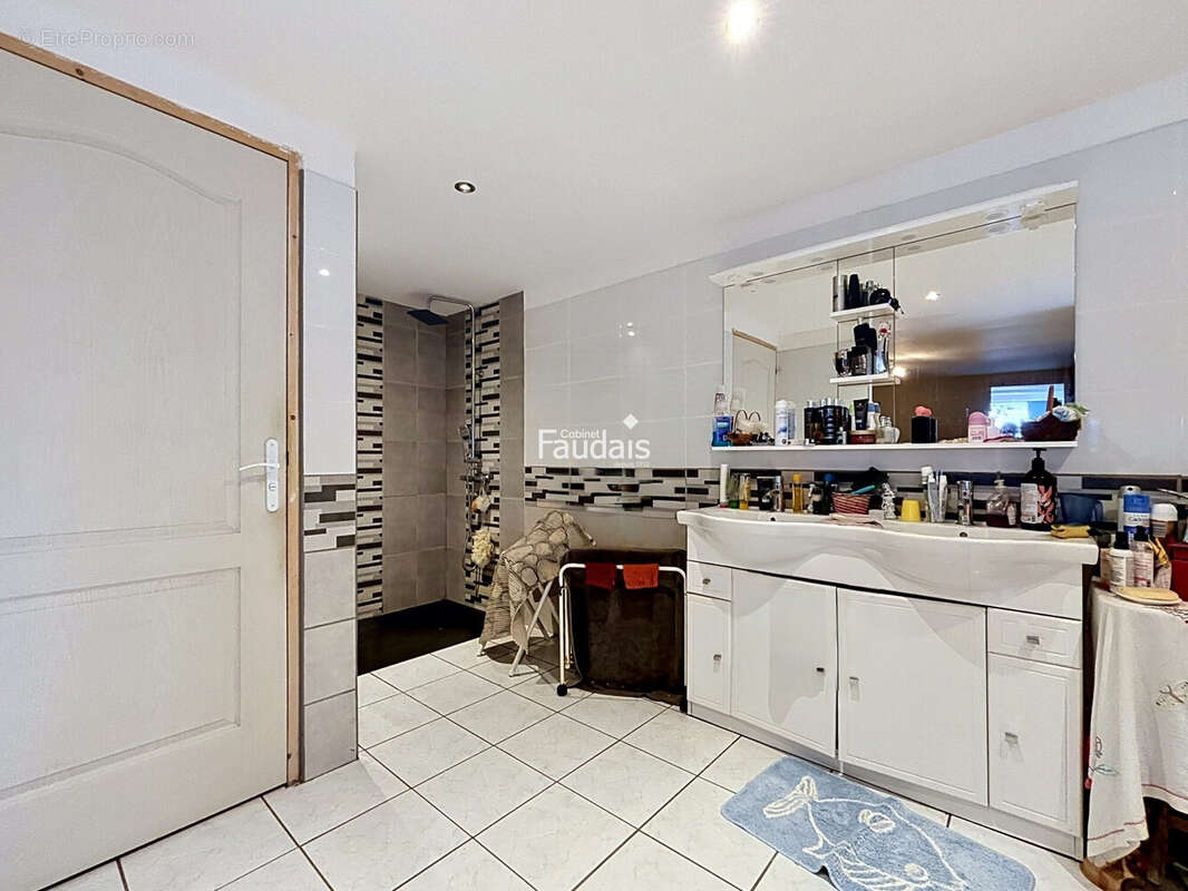 Maison 249 m² à Airel  - photo 6