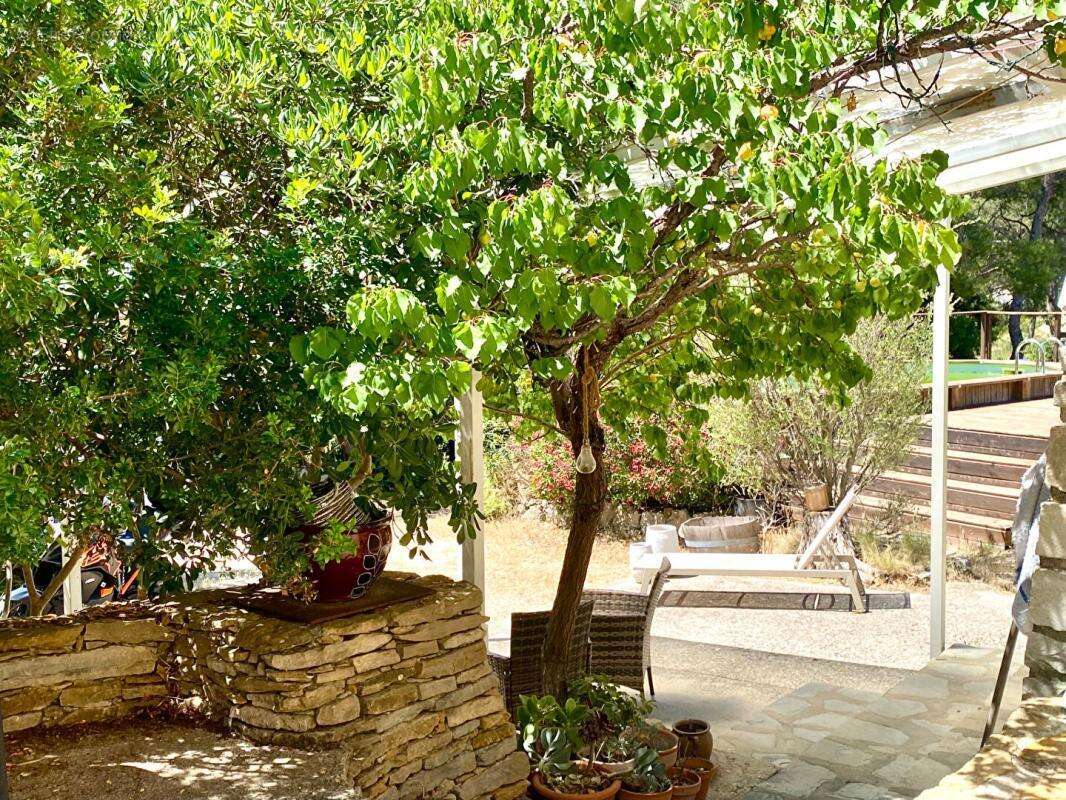 Maison La Cadiere D Azur 3 pièce(s) 90 m2 avec dépendance - photo 8