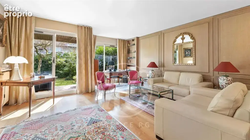 Appartement traversant avec jardin privatif de 500 m² - photo 2