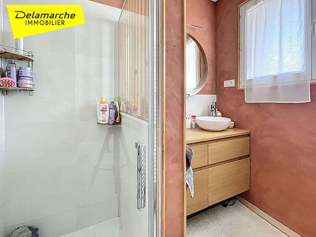 Maison à DONVILLE-LES-BAINS