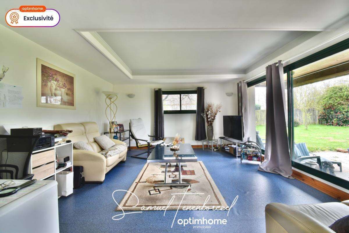 Maison familiale de 196 m² avec 4 chambres, double garage et grand terrain – Beuzeville (27210) - photo 4
