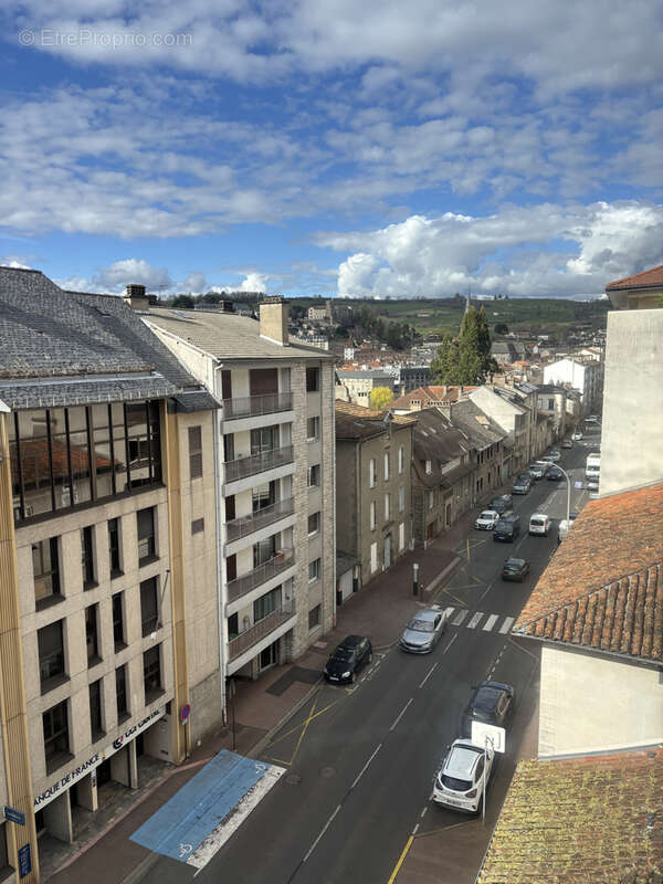 AURILLAC (150000) 4 pièces Secteur Prisé Dernier Etage - photo 3