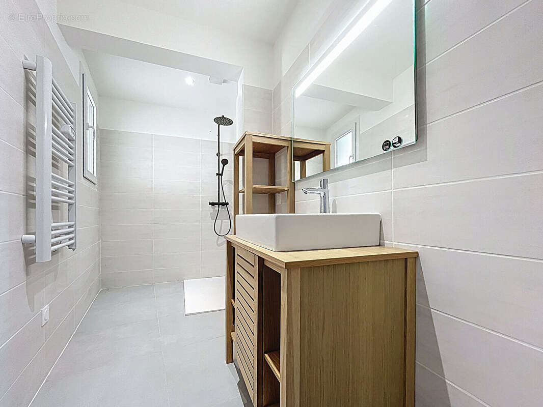 Appartement à CONTAMINE-SUR-ARVE