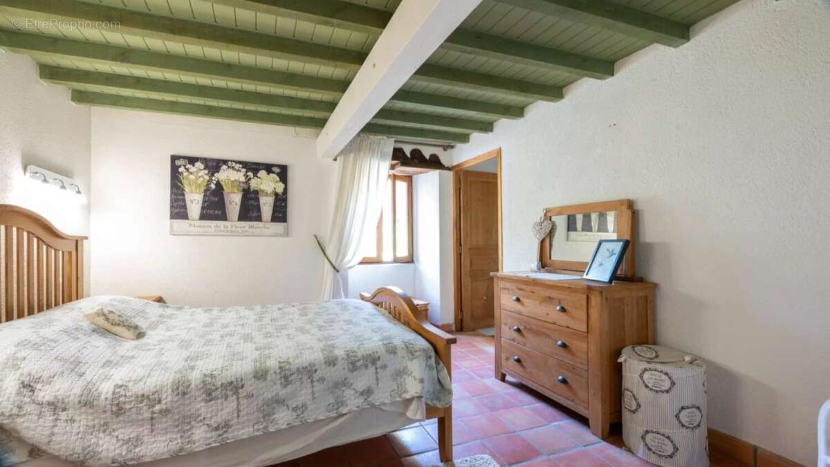 Maison à GOURDON