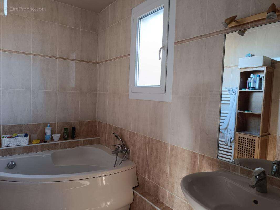 Maison à GUILHERAND-GRANGES