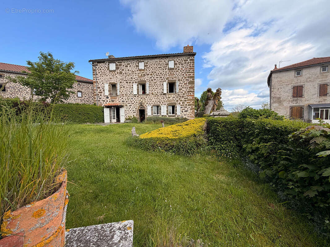 Maison de maître Talizat 6 pièce(s) 160 m2 - photo 5