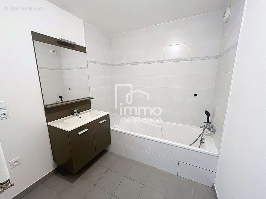 Appartement à VIRY