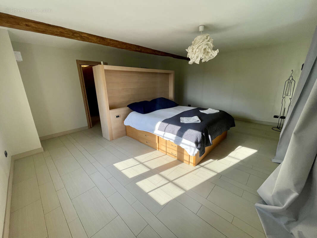 Maison à THOIRY
