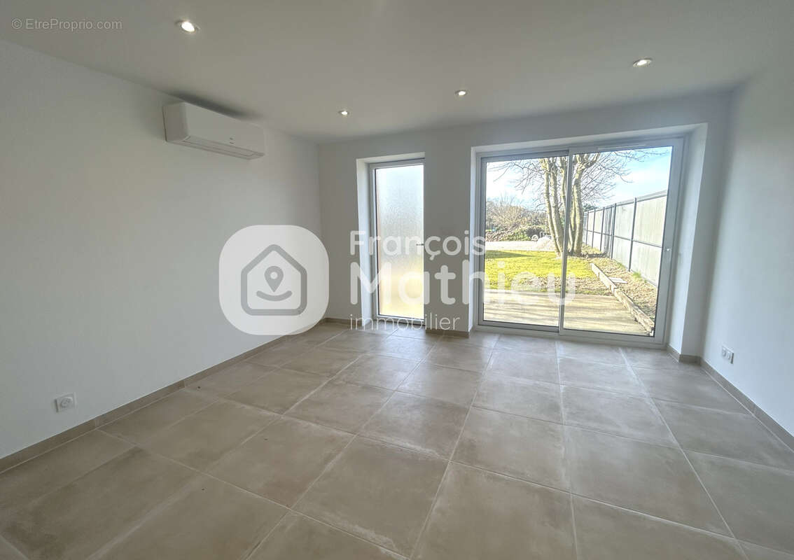 Condeissiat -  Maison T4 rénovée en 2025 avec jardin. - photo 6