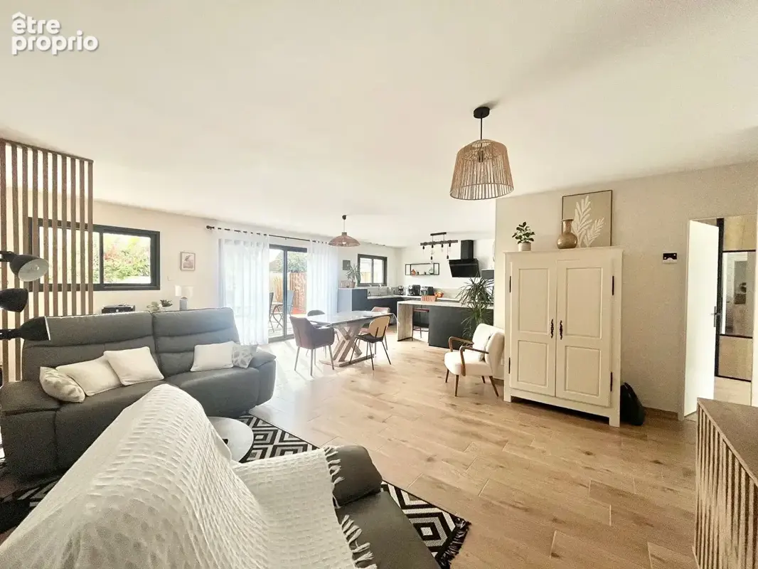 MAISON A VENDRE de 5 pièce(s) 100.36 m2 - véritable plain pied - orientée sud - terrasse grand garage fermé - photo 4