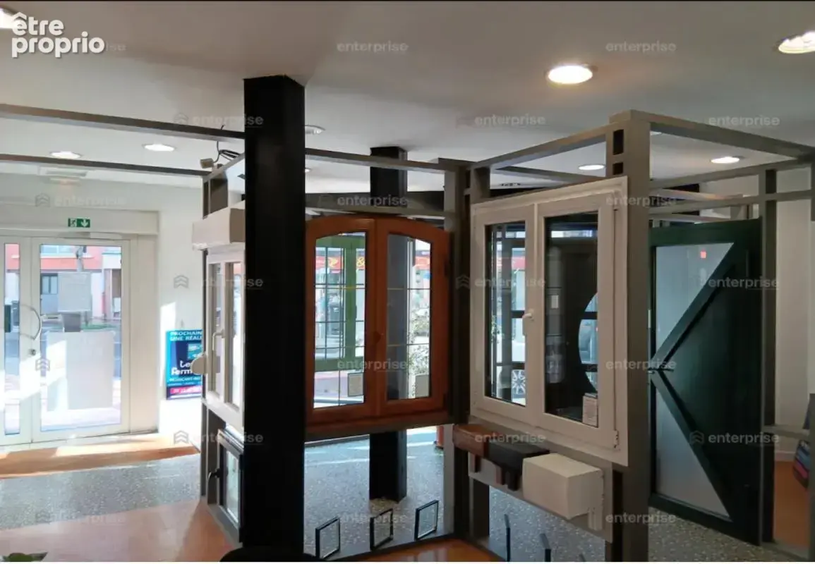 Local commercial - photo 3