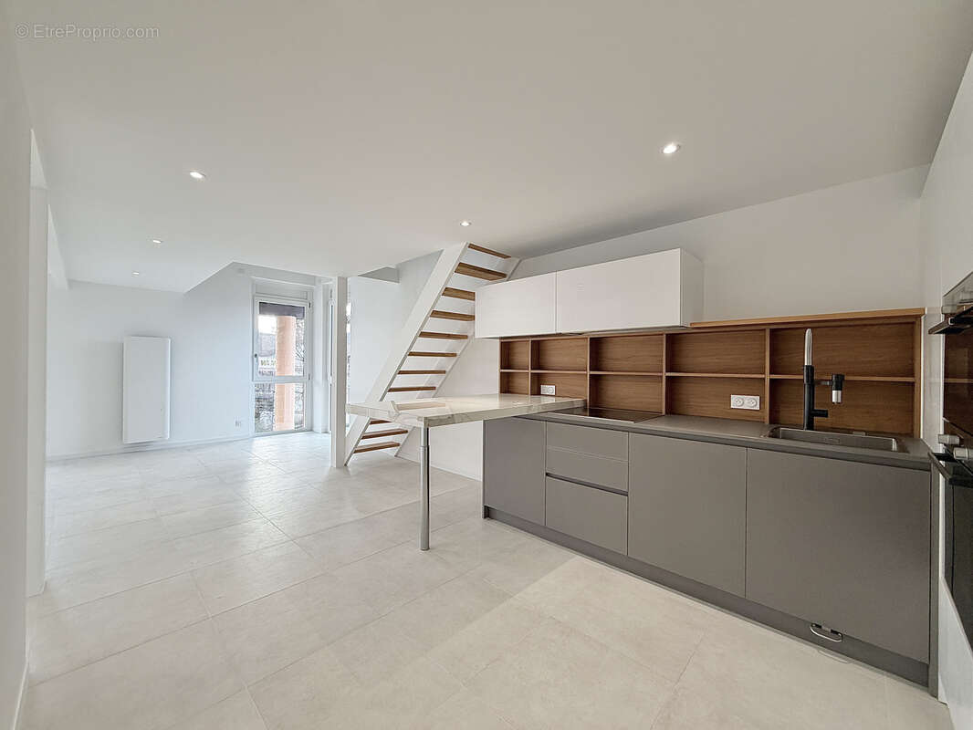 Appartement à CRANVES-SALES