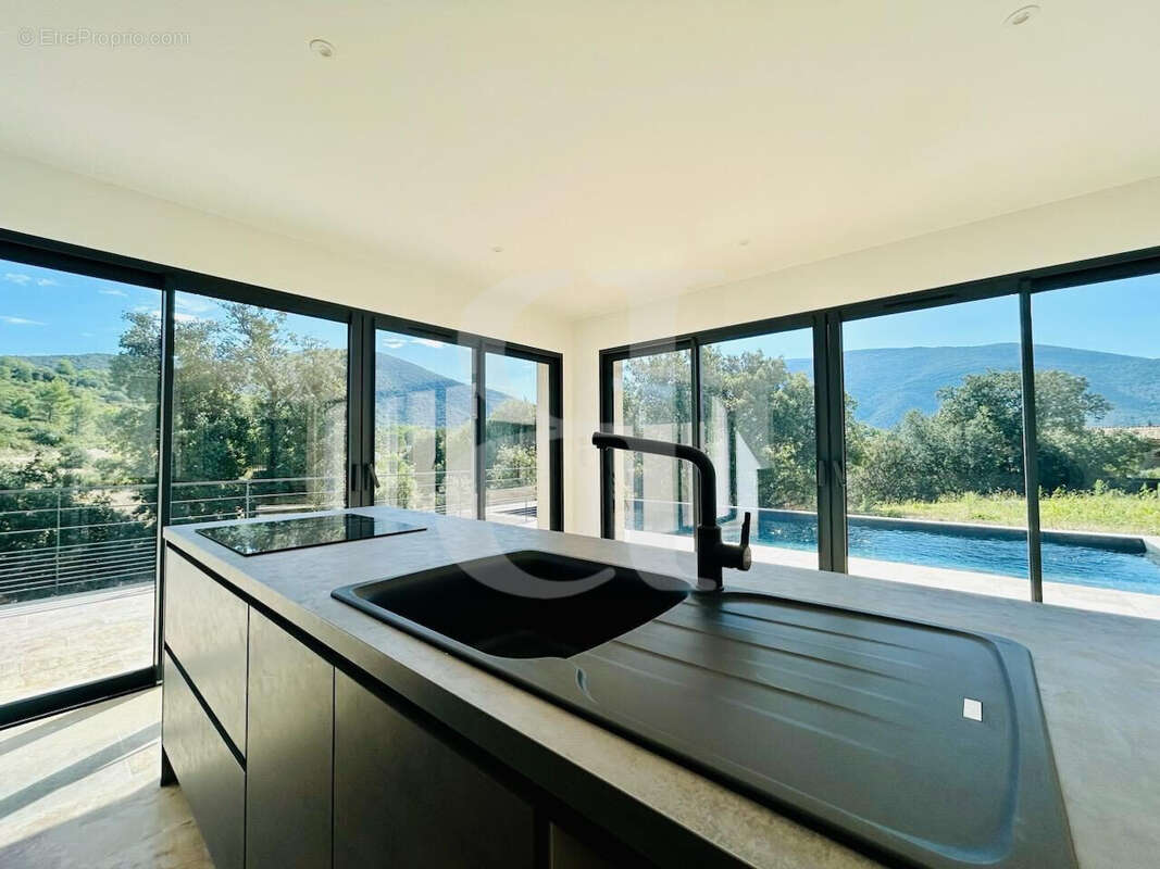 Maison à VAISON-LA-ROMAINE