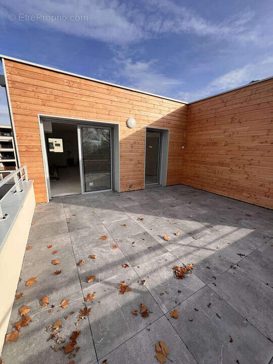 Appartement à VEAUCHE