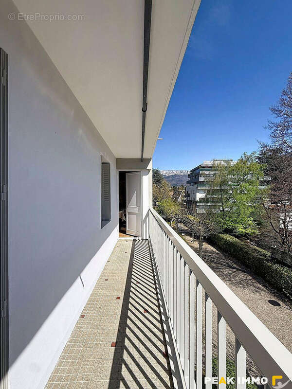 Appartement T4 balcon - 85.22 m2 - ANNECY - photo 4