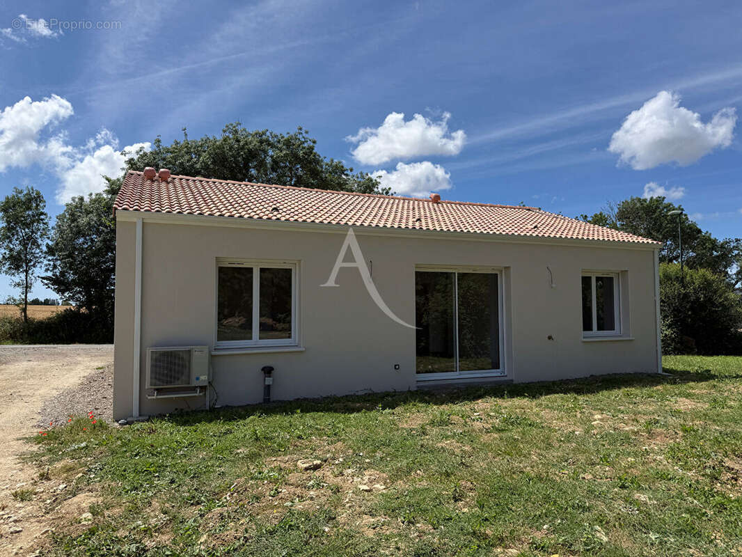 Maison à LA JONCHERE