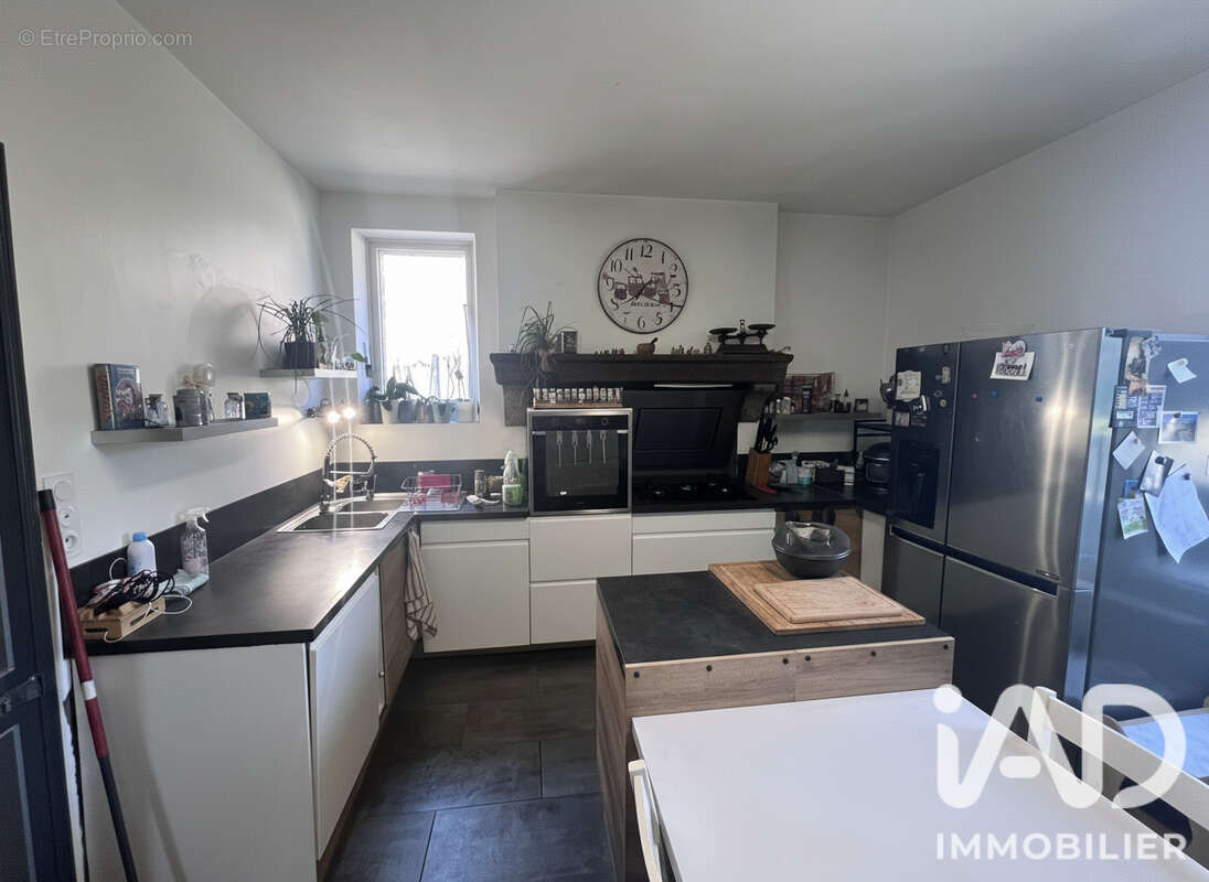 Maison 267 m² à Fougeres  - photo 7