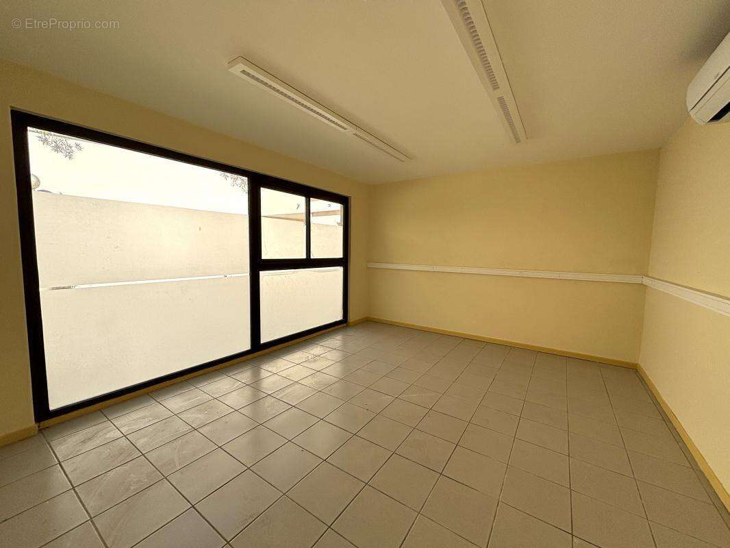 Commerce à LES ANGLES