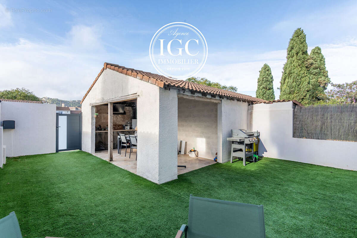 Maison à CHATEAUNEUF-LES-MARTIGUES