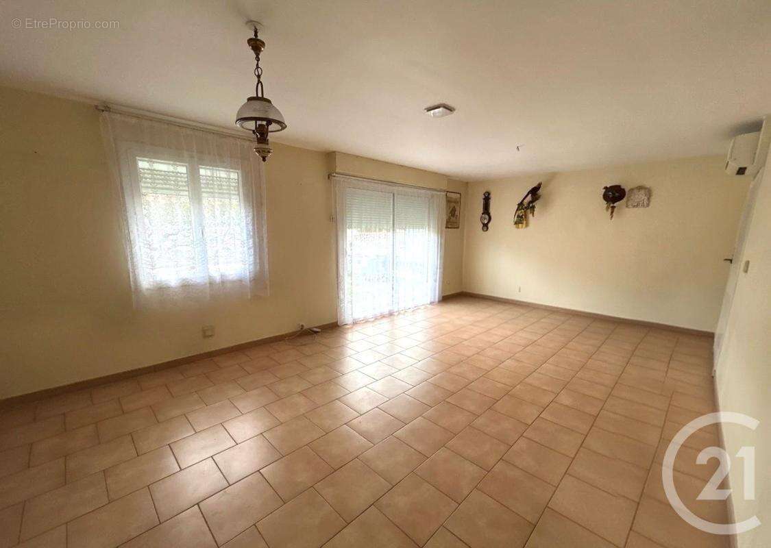 Maison à VERNEUIL-EN-HALATTE