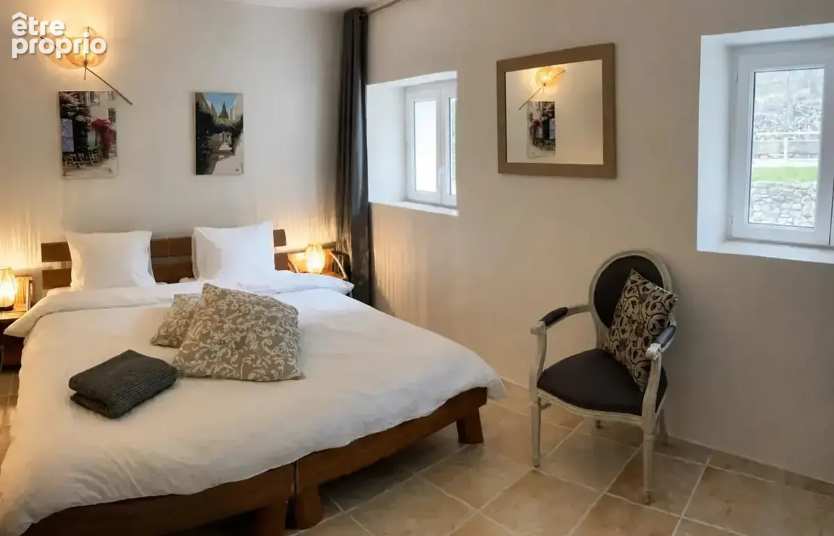 Maison de 4 pièces de 210 m² à Tornac - photo 10