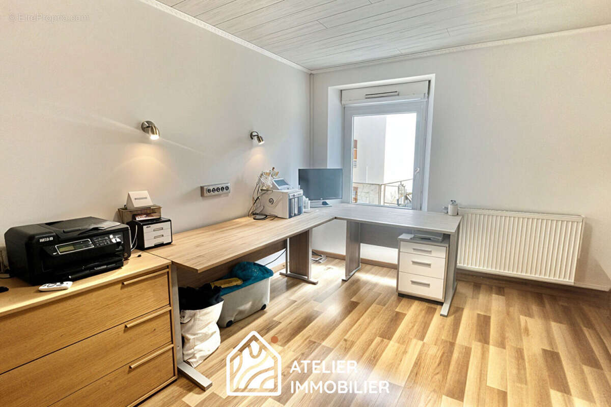 À VENDRE - MAISON - 8 pièces - 153m2 - photo 9