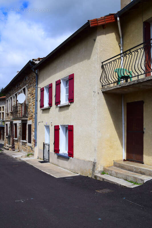 Maison à COUCOURON