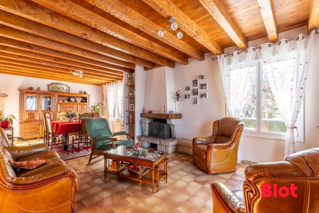 Maison à SAINT-MEEN-LE-GRAND