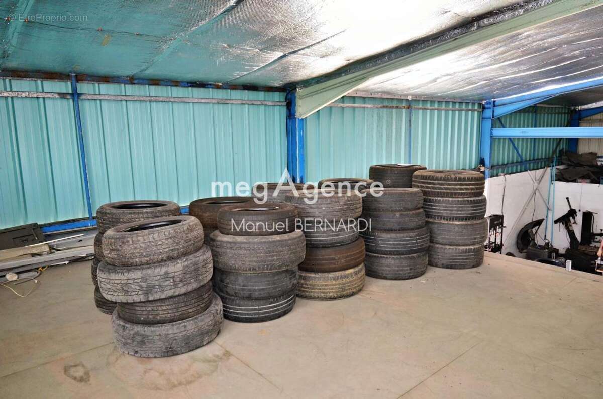 Commerce à PETIT-BOURG