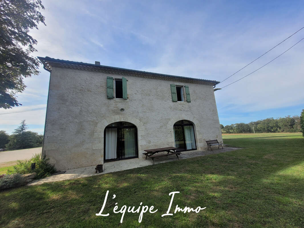 Maison à MAUVEZIN