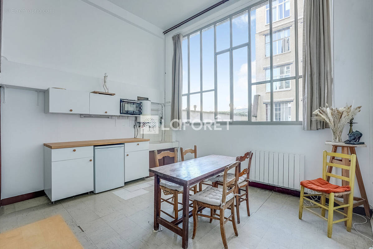 Appartement à PARIS-14E
