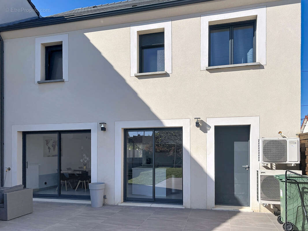 Maison à PARAY-VIEILLE-POSTE