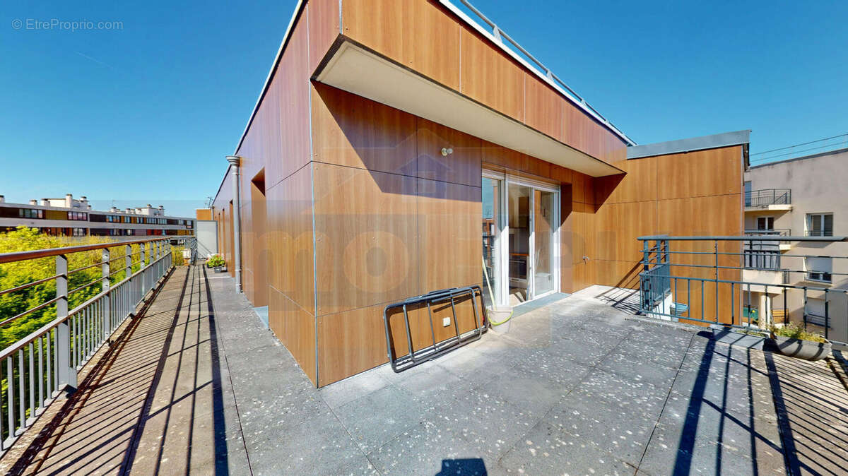 Appartement à FONTENAY-LE-FLEURY