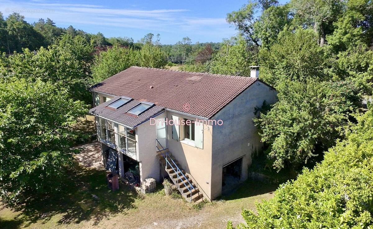 Maison à MILHAC-D'AUBEROCHE