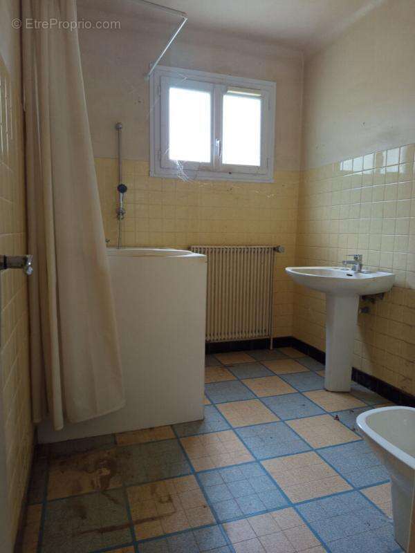 Maison à MONTSEGUR-SUR-LAUZON