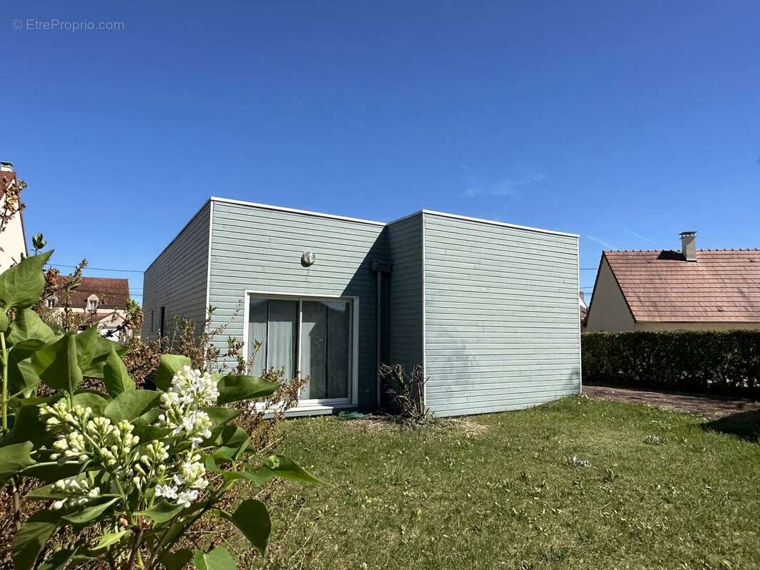 Maison à CHAMPS-SUR-YONNE