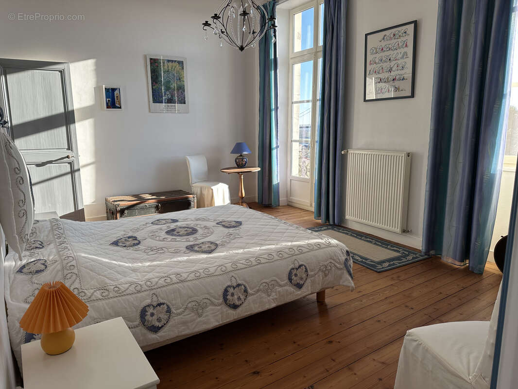 Maison à TONNAY-CHARENTE