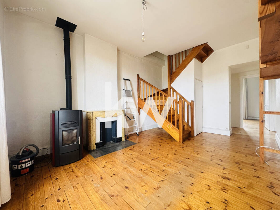 Appartement à SAINT-ETIENNE