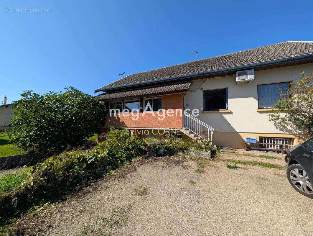 Maison à SAINT-DENIS-EN-BUGEY
