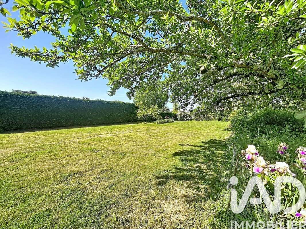 Terrain 655 m² à Saint-Etienne-De-Tulmont  - photo 6