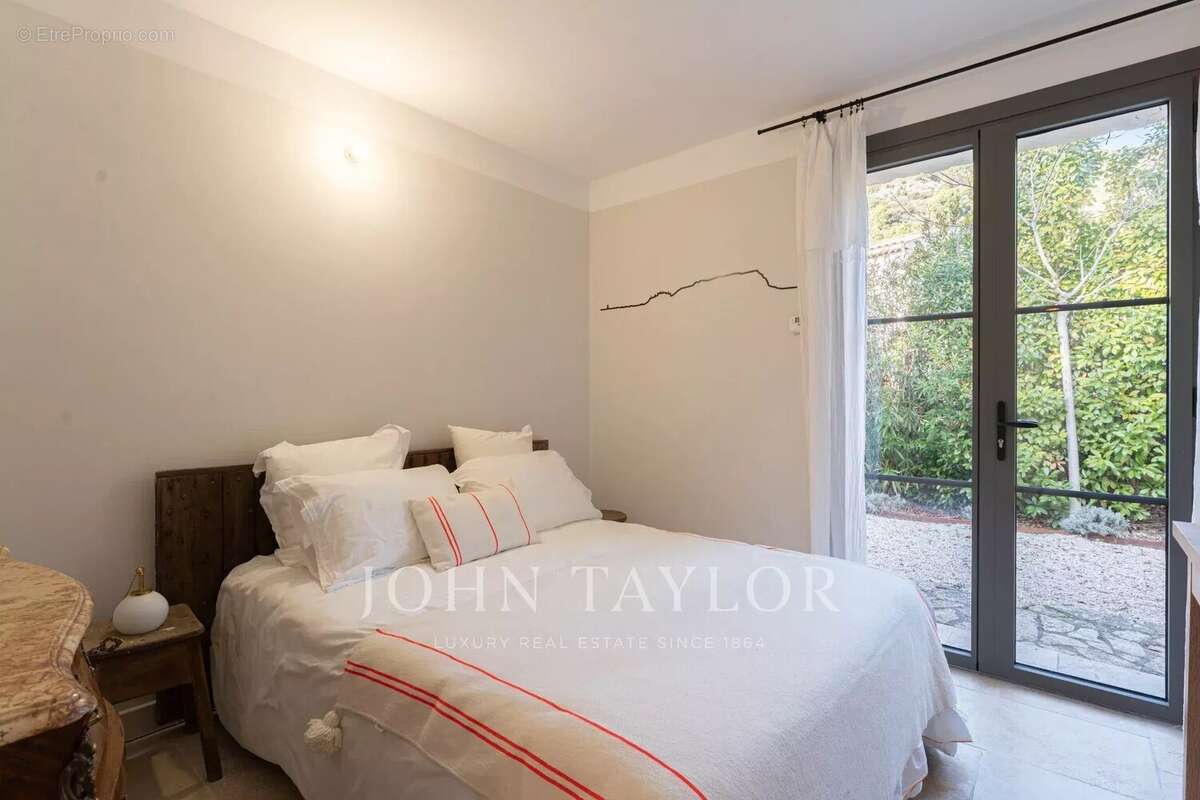 Maison à VAUVENARGUES