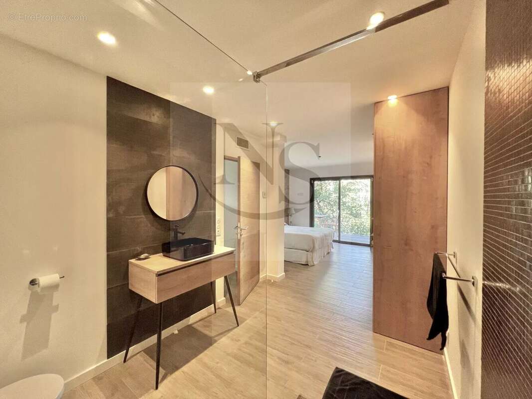 Maison à LE THOLONET