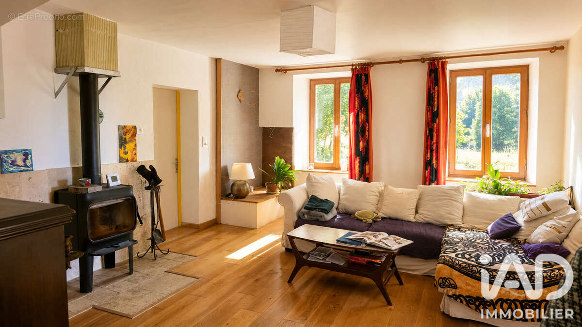 Maison 113 m² à Suze  - photo 6