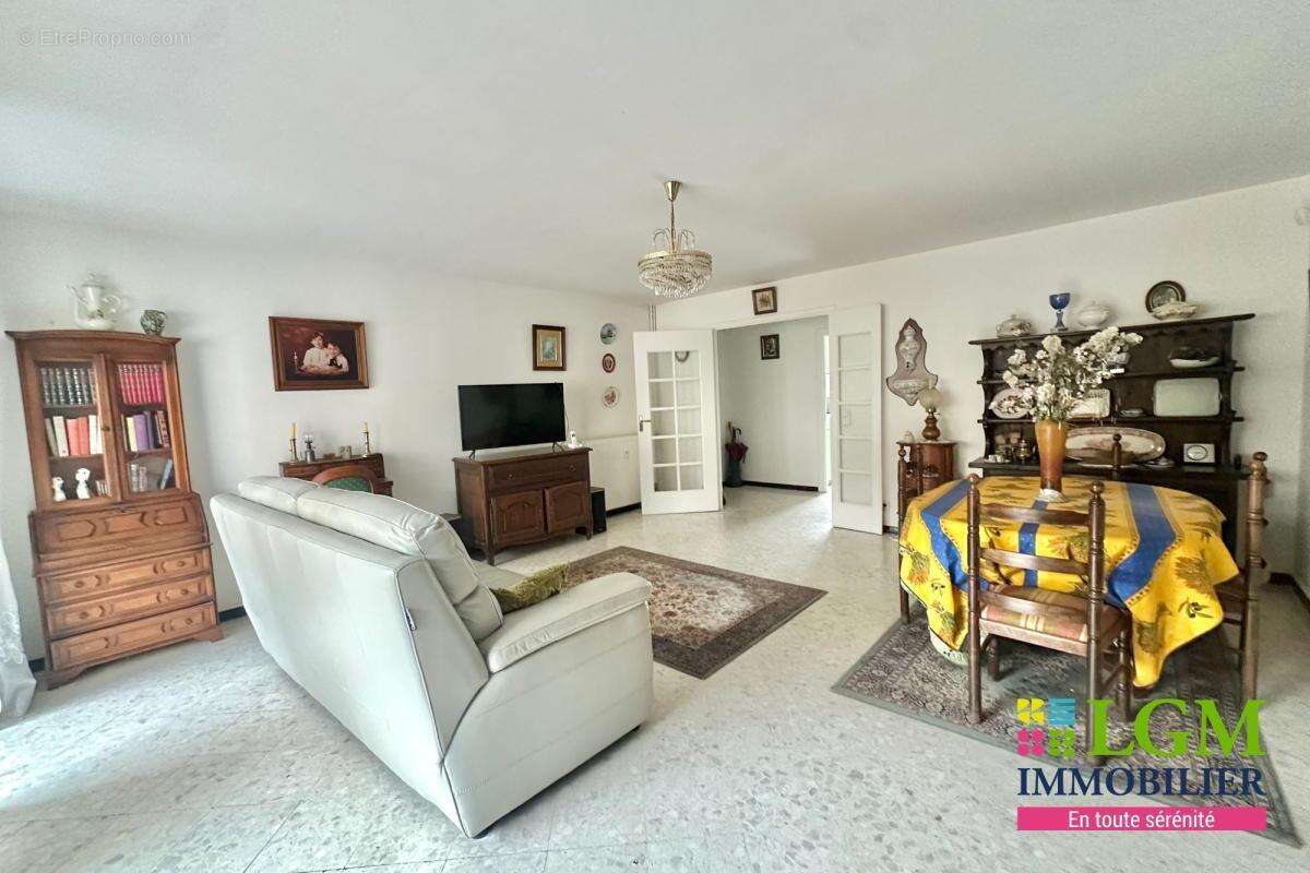 NÎMES - Spacieux appartement Jean Jaurès - photo 2