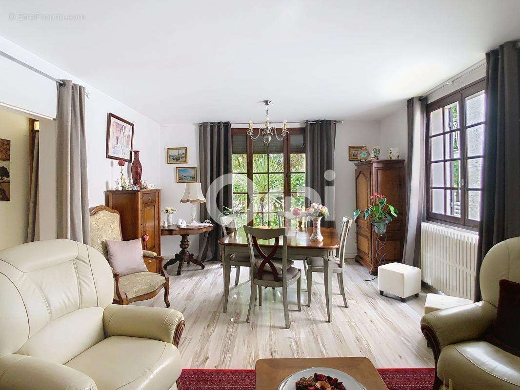 Maison à COULOUNIEIX-CHAMIERS